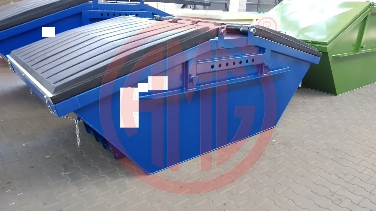 5,5 cbm symmetrisch mit Kunststoffdeckeln neue DIN