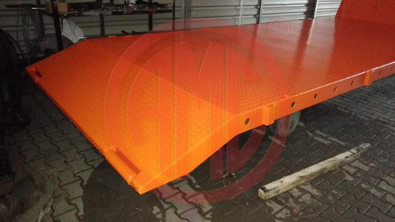 L:6.5 Abrollplattform mit Auffahrschräge