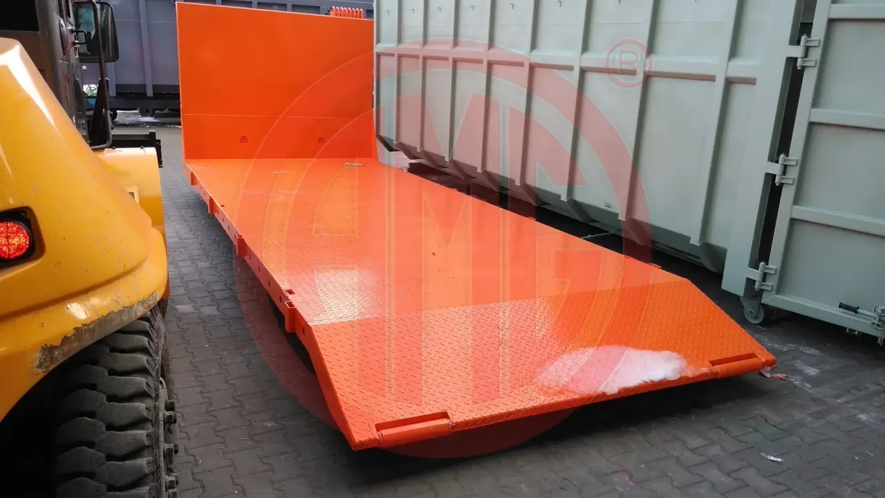 Grafik Nummer 2, Produktname: L:6.5 Abrollplattform mit Auffahrschräge