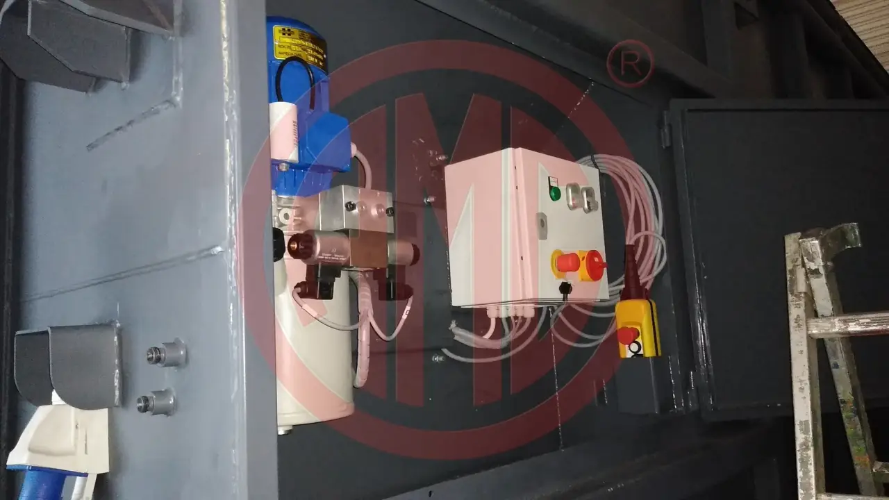 Grafik Nummer 2, Produktname: 31 m3 | L:6.0 mit elektro.hydr. Dach