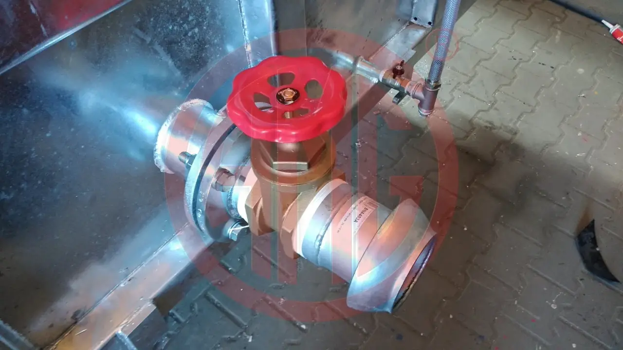 Grafik Nummer 6, Produktname: 11 000 Liter Wassetank verzinkt