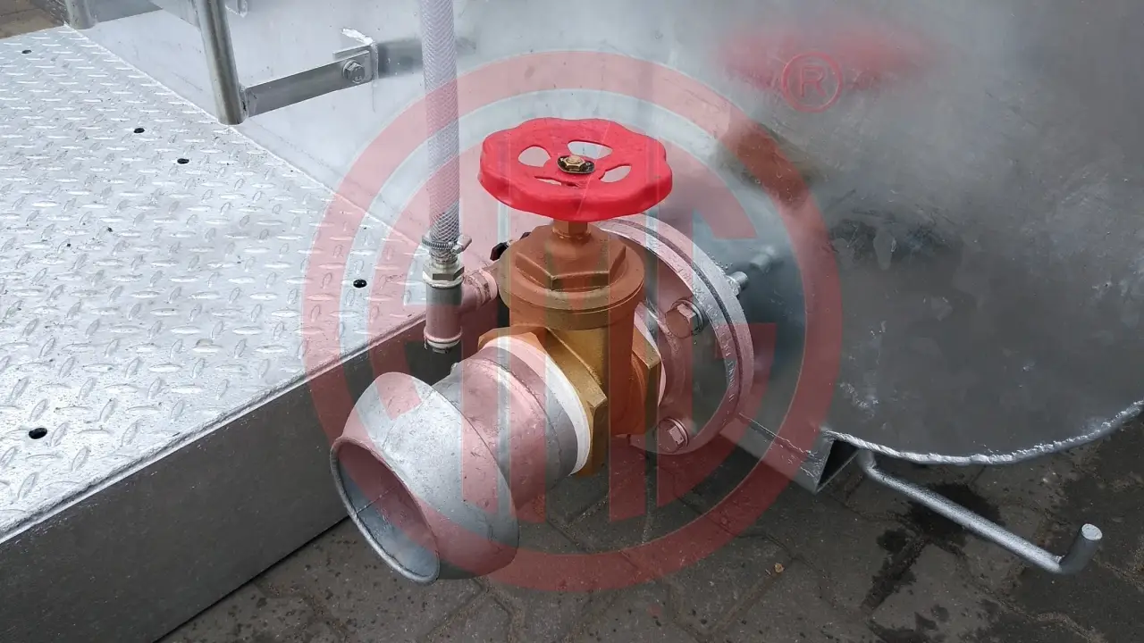 Grafik Nummer 15, Produktname: 11 000 Liter Wassetank verzinkt