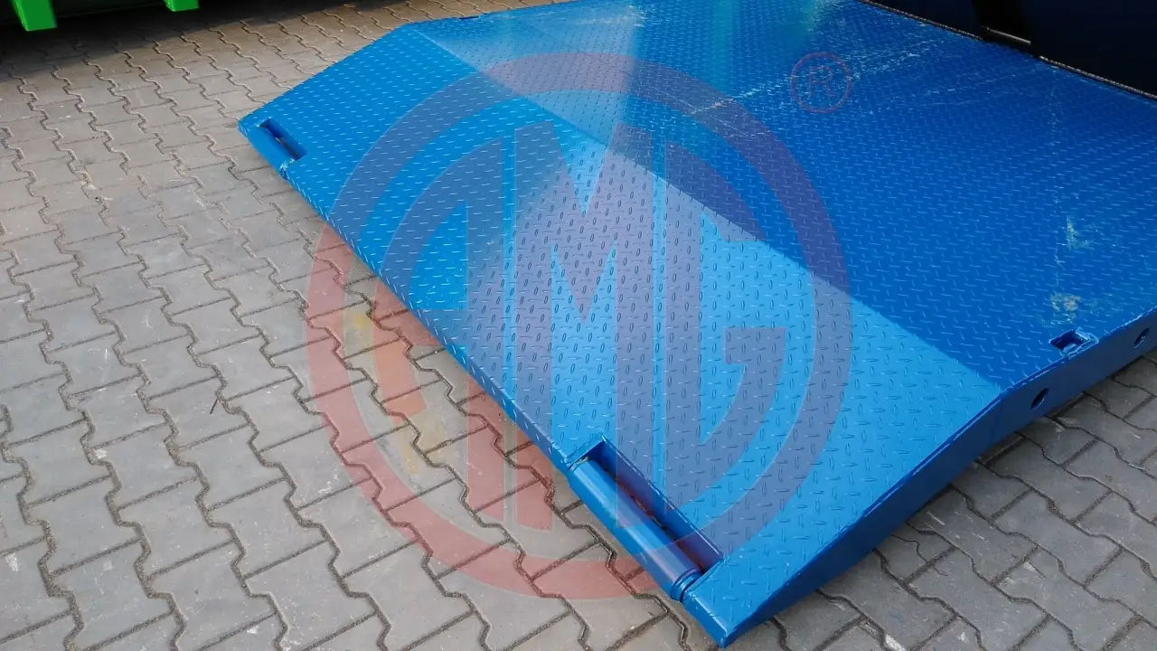 L: 5.5 Abrollplattform mit Auffahrschräge