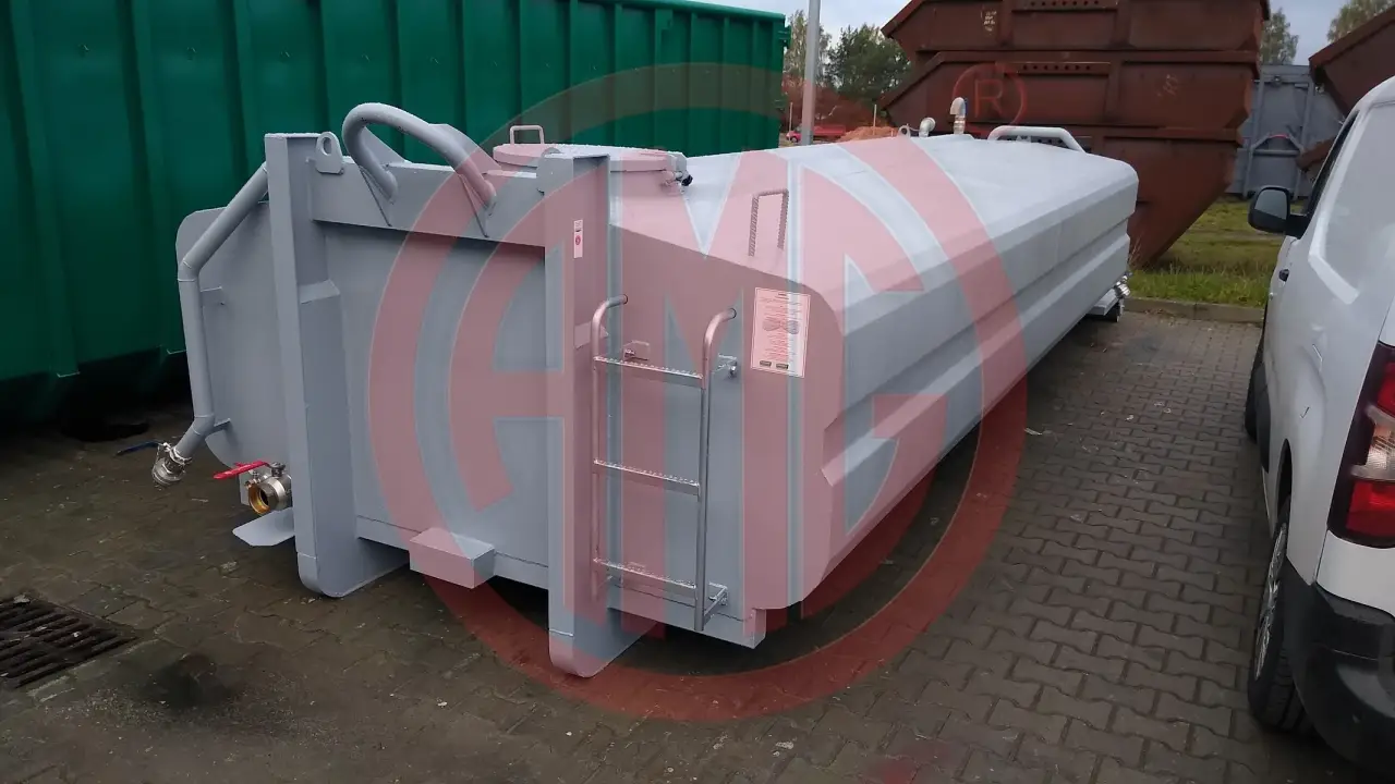 10 000 Liter Wassertank mit Steigrohr